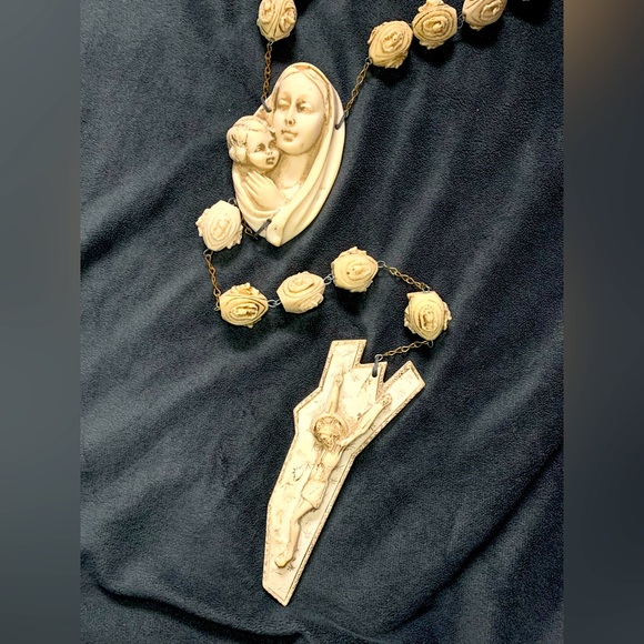 Large Vintage 1970’s Wall Rosary - Picture 2 of 4